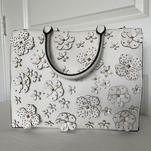 Nine West Tote Handbag NWOT White w/3D Flowers